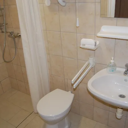 בית הארחה Judit Panzio 3*