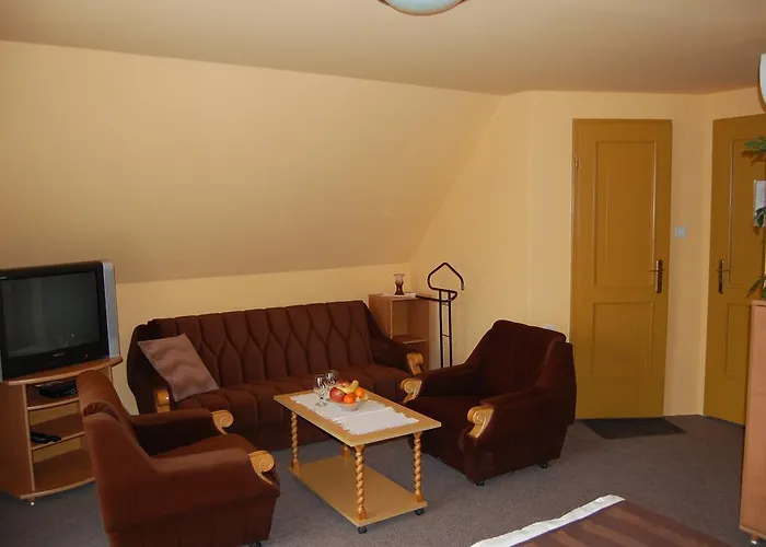 Pensión Judit Panzio 3*