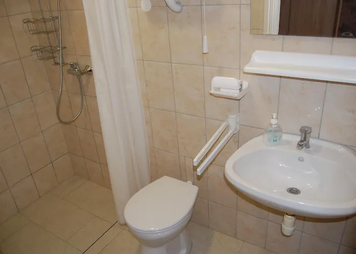 Pensión Judit Panzio 3*