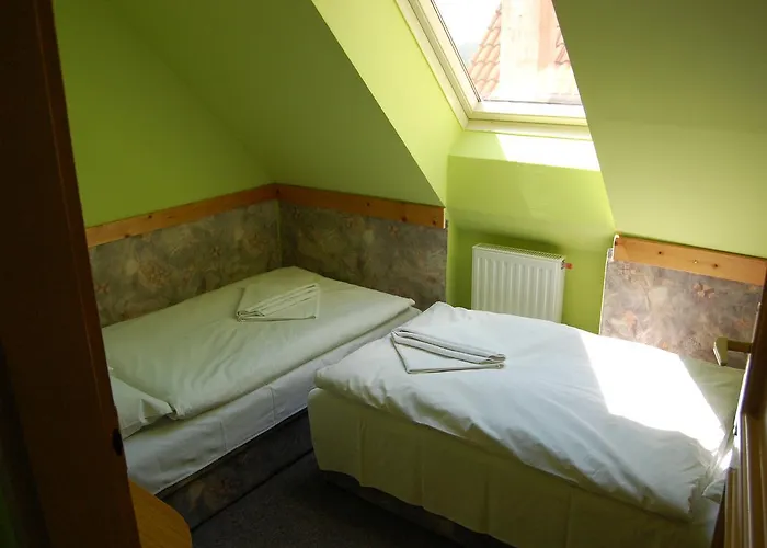 Judit Panzio Pensión 3*